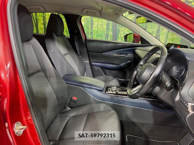 Mazda CX-30 2022-12 8626348-7