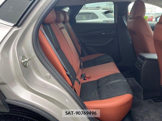 Mazda CX-30 2024-06 8626343-8