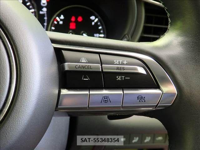 Mazda CX-30 2023-05 8626345-9
