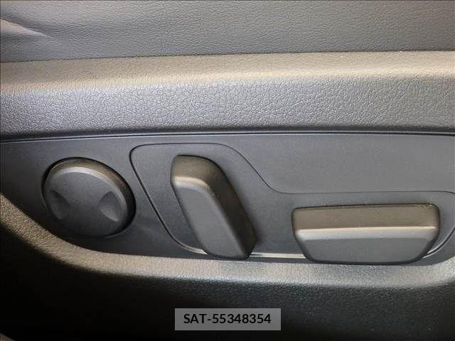 Mazda CX-30 2023-05 8626345-20