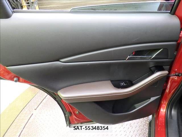 Mazda CX-30 2023-05 8626345-29