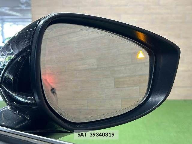 Mazda CX-30 2021-08 8626346-7