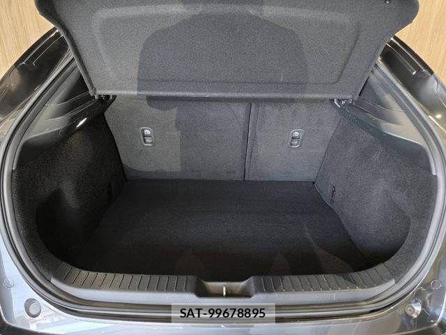 Mazda CX-30 2020-10 8626351-11