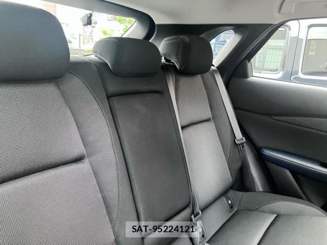 Mazda CX-30 2022-02 8666020-21