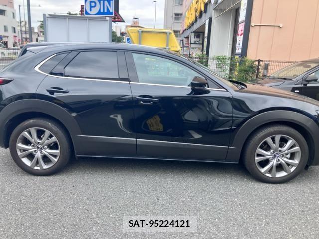 Mazda CX-30 2022-02 8666020-7