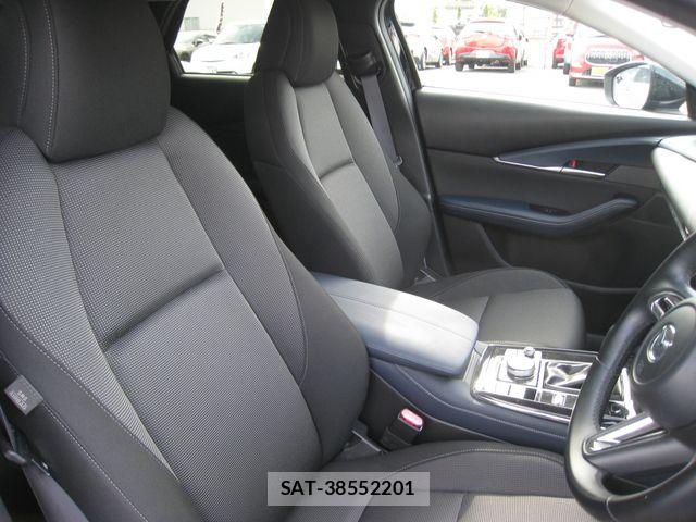 Mazda CX-30 2021-04 8741512-15