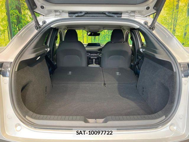 Mazda CX-30 2023-07 8828497-9
