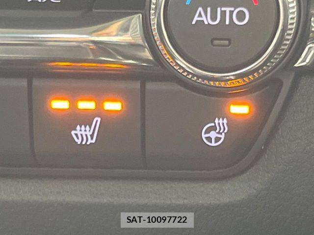 Mazda CX-30 2023-07 8828497-5