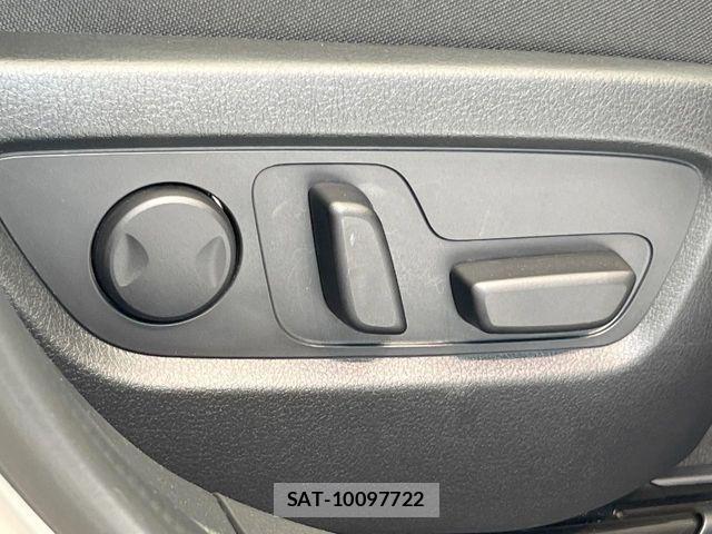 Mazda CX-30 2023-07 8828497-6