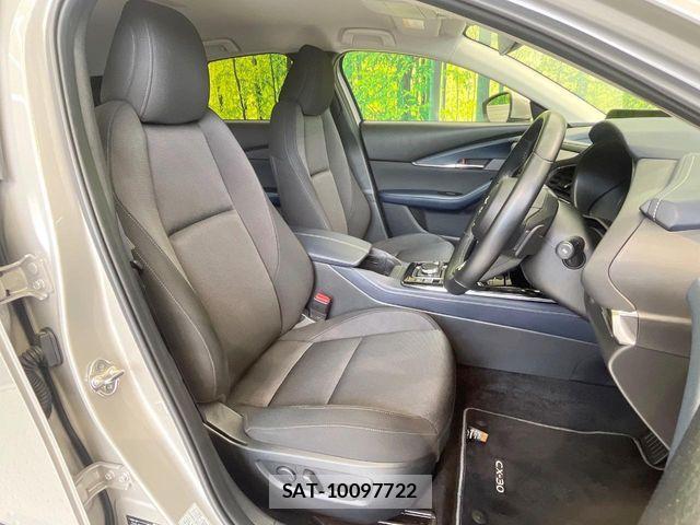 Mazda CX-30 2023-07 8828497-7