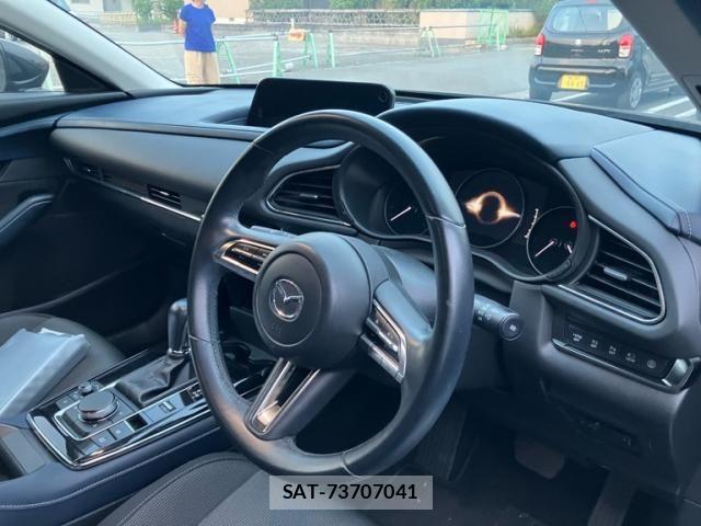 Mazda CX-30 2019-11 8828507-14