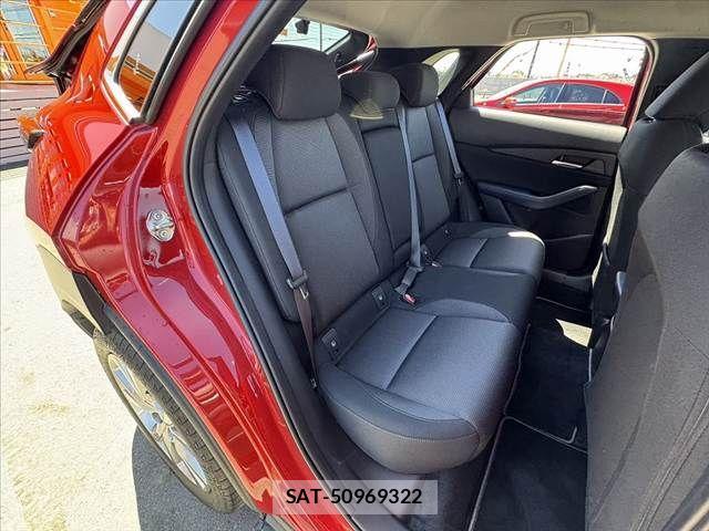 Mazda CX-30 2022-06 8848618-19