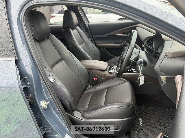 Mazda CX-30 2023-08 8879324-8