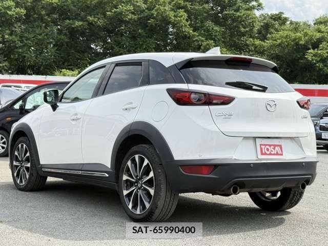 Mazda CX-3 2018-09 8158240-24