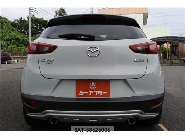 Mazda CX-3 2016-10 8207110-8