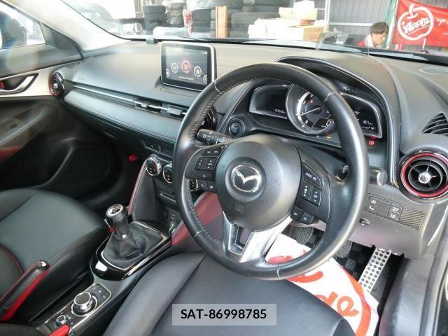 Mazda CX-3 2015-09 8244957-3
