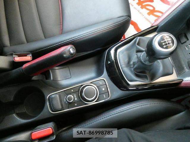 Mazda CX-3 2015-09 8244957-4