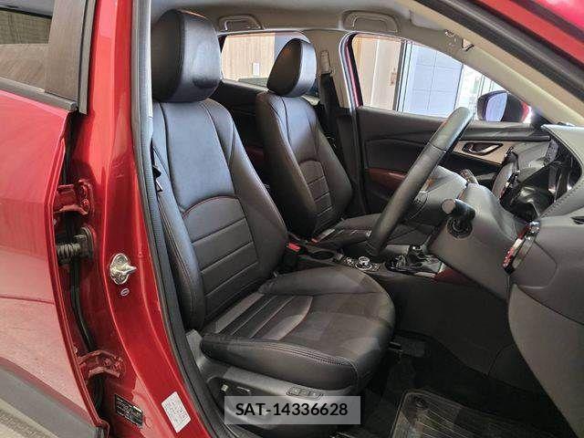 Mazda CX-3 2017-09 8314023-9