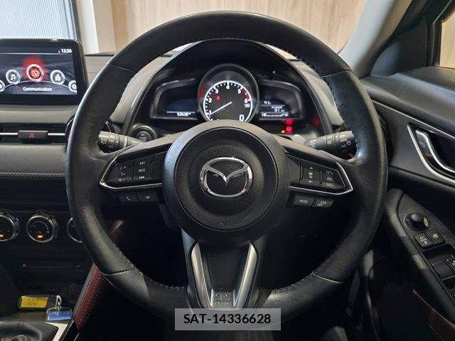Mazda CX-3 2017-09 8314023-12