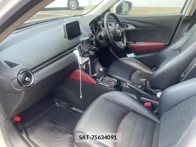 Mazda CX-3 2016-07 8561605-6
