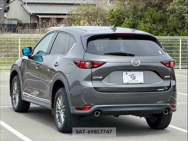 Mazda CX-5 2017-09 6213288-15