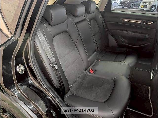 Mazda CX-5 2022-08 6814480-9