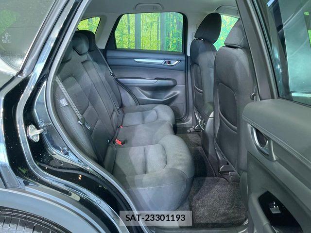 Mazda CX-5 2017-09 7326511-9