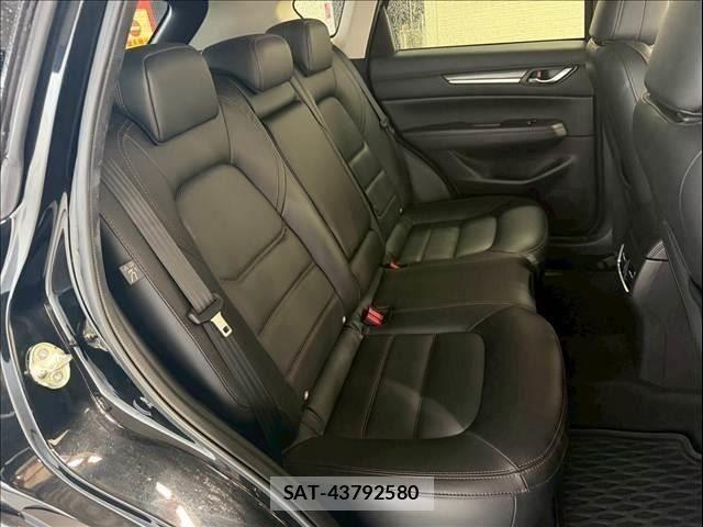 Mazda CX-5 2018-03 8035144-8