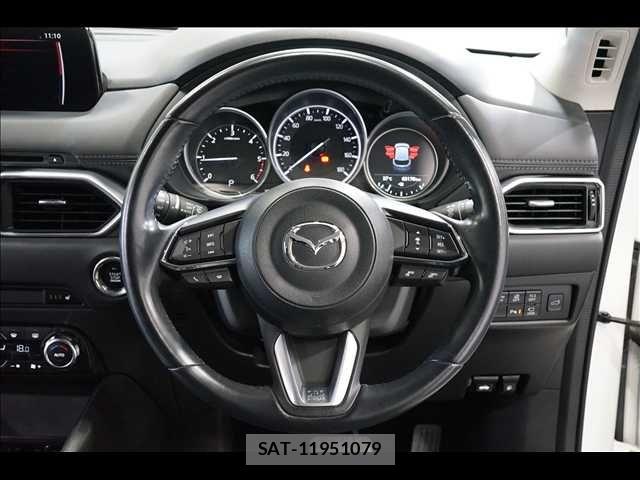 Mazda CX-5 2018-09 8098742-9