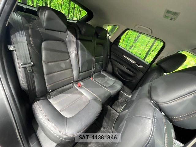 Mazda CX-5 2018-01 8129610-9