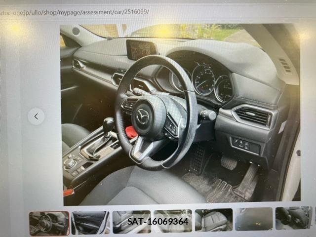 Mazda CX-5 2018-04 8158251-8