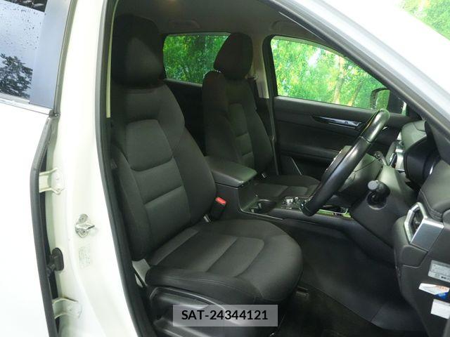Mazda CX-5 2017-08 8207156-22