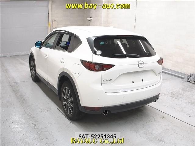 Mazda CX-5 2019-02 8313434-1