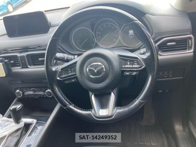 Mazda CX-5 2017-08 8411880-9