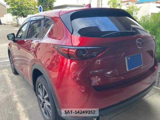 Mazda CX-5 2017-08 8411880-3