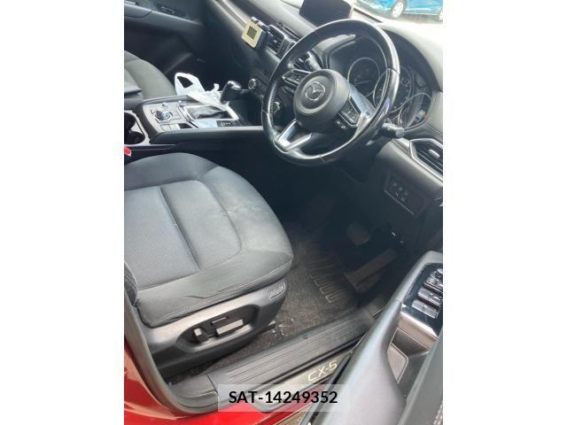 Mazda CX-5 2017-08 8411880-6
