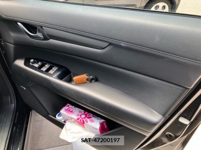 Mazda CX-5 2018-09 8561621-9