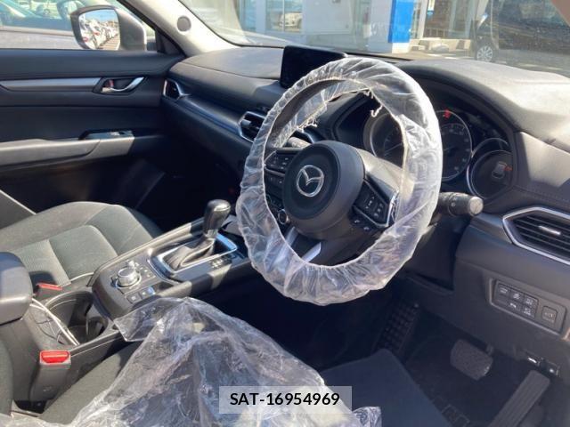 Mazda CX-5 2018-07 8658647-8