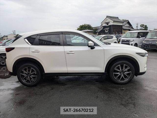 Mazda CX-5 2018-09 8741540-15