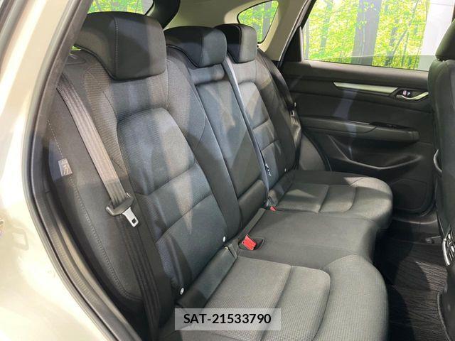 Mazda CX-5 2022-09 8828523-9