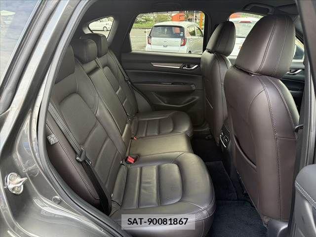 Mazda CX-5 2022-02 8848627-17