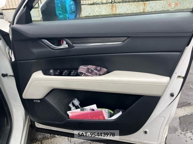 Mazda CX-5 2017-06 7216986-9