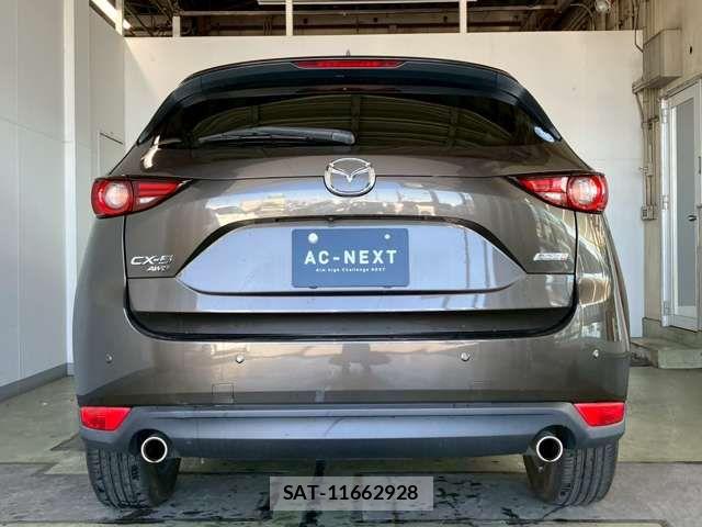 Mazda CX-5 2017-09 7250401-15