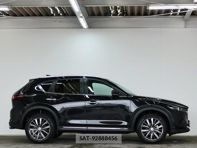 Mazda CX-5 2022-02 7961109-11