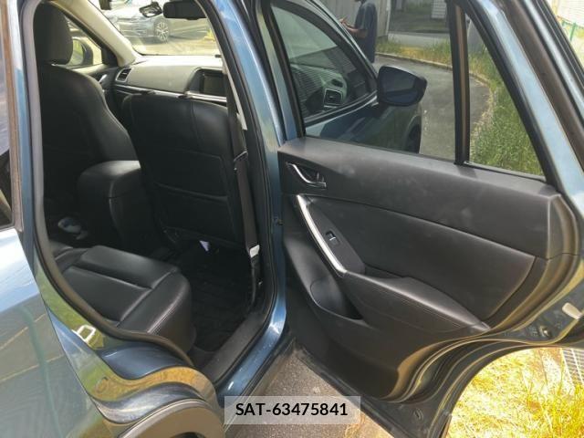 Mazda CX-5 2015-02 8411911-15