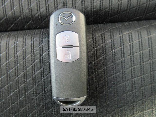 Mazda CX-5 2015-01 8411910-25