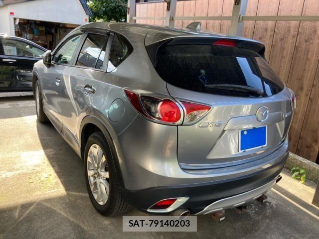 Mazda CX-5 2013-09 8411909-3