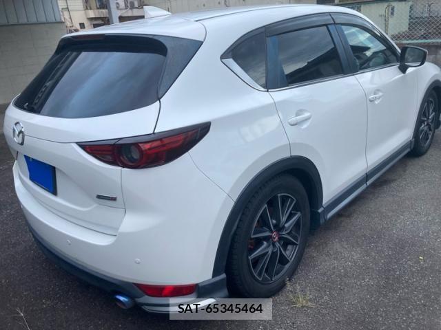 Mazda CX-5 2017-08 8666031-3