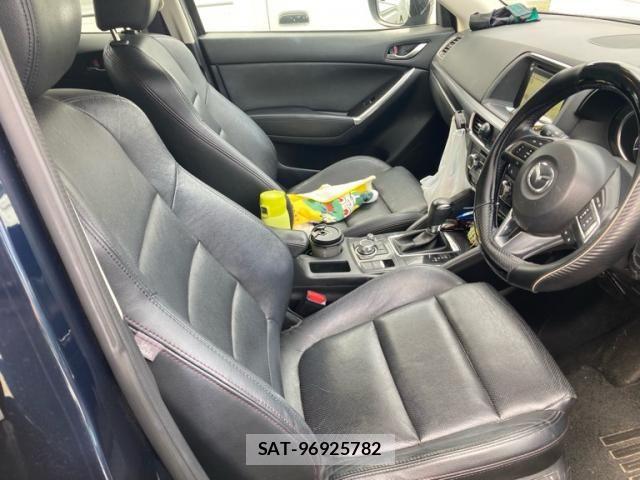 Mazda CX-5 2016-09 8741559-12