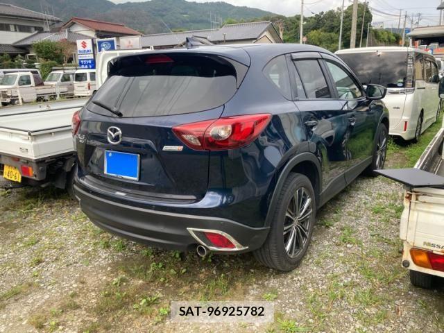 Mazda CX-5 2016-09 8741559-3